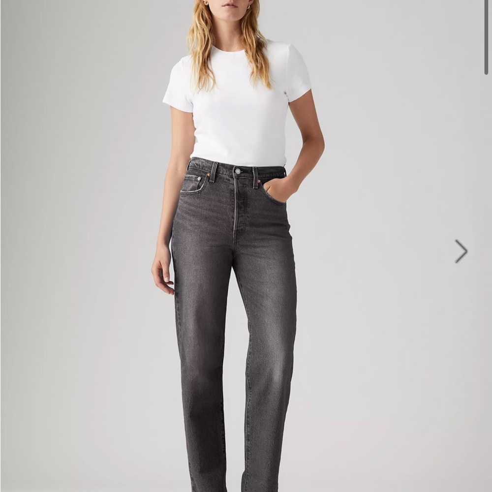 Levi’s Premium Ribcage Straight Ankle Jeans in Well Worn - Black